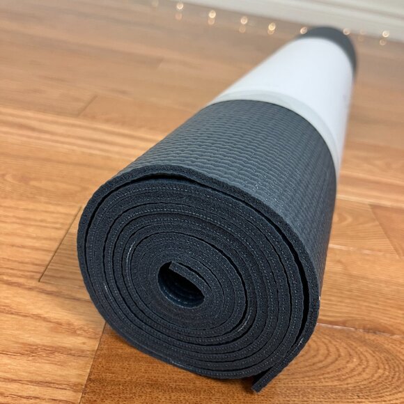 YOGA BUNDLE • Yoga mat, pleather carry strap & practice strap • NWT - Picture 3 of 9